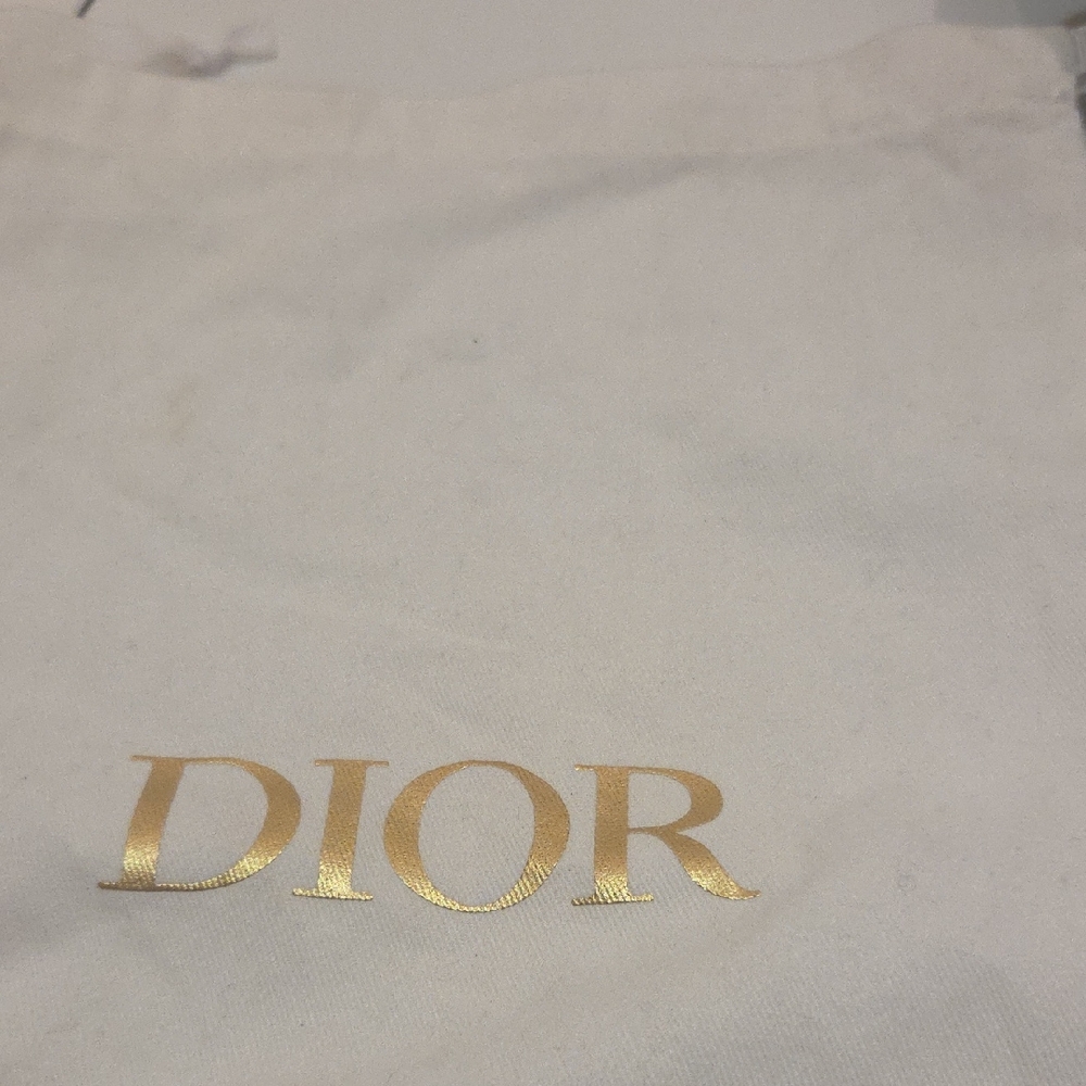 Dior Cream and Gold Luxury Dust Bags. Great For Storage And Travel.